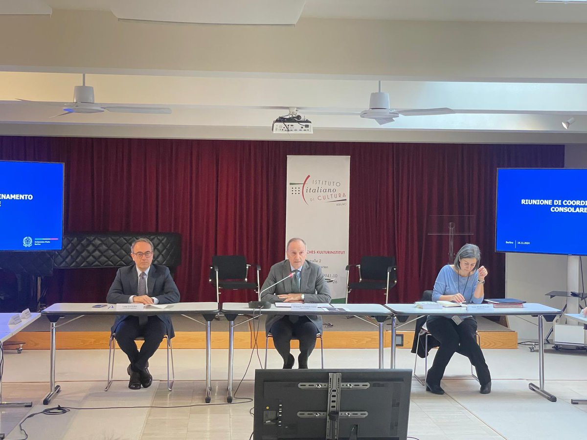 ItalyinGermany's tweet photo. Riunione di coordinamento consolare presieduta dall’Amb Varricchio con rappresentanti collettività, l’On. #SimoneBilli, membri CGIE eletti in Germania, Presidenti Comites, Capi Uffici consolari, Dirigenti scolastici
#serviziallutenza #promozionelingua, #progettiperlacollettività https://t.co/rQwgogMkhu