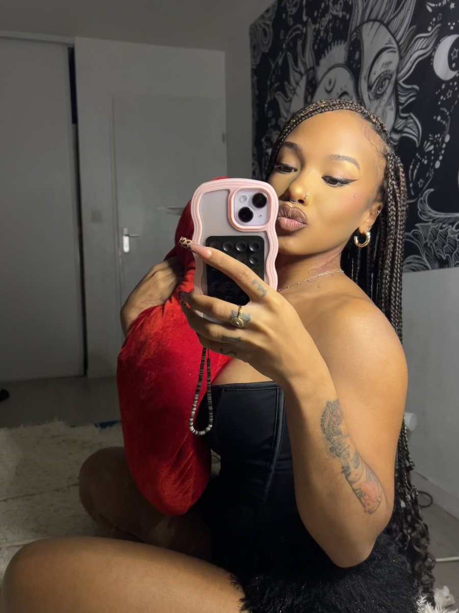 😘
