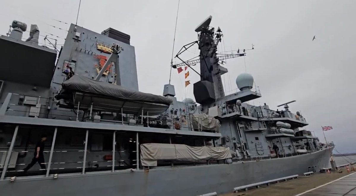WarshipCam's tweet photo. HMS Iron Duke (F234) Duke-class Type 23 frigate coming into Riga, Latvia - November 16, 2024 #hmsironduke #f234
SRC: TW-@UKinLatvia https://t.co/d7uMgvvPEs