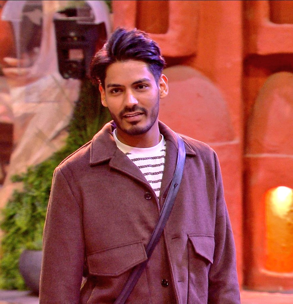 real_khabri_1's tweet photo. Ranking Poll of Week 6

Like &amp; Retweet if you're supporting #DigvijayRathee in #BiggBoss18 house.

(Only Likes &amp; Retweets will count)
7 Pm to 7 Pm (24 hours) 

#BB18
#SalmanKhan https://t.co/pNYTtp9rKb