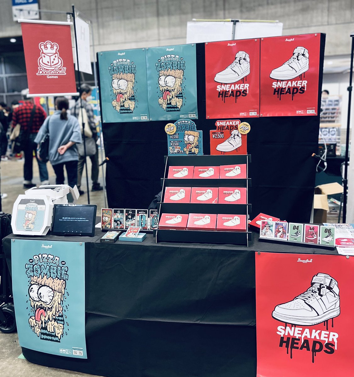 ゲムマ１日目お疲れ様でした！
バタバタしてしまい遅くなりましたが今日は沢山の方に手に取っていただきありがとうございました🙌✨
かなり多く持って行ったのですがピザゾンビ完売となりました！

今日は明日に備えて早く寝ようとおもいます。
明日も「H19」にてお待ちしております！