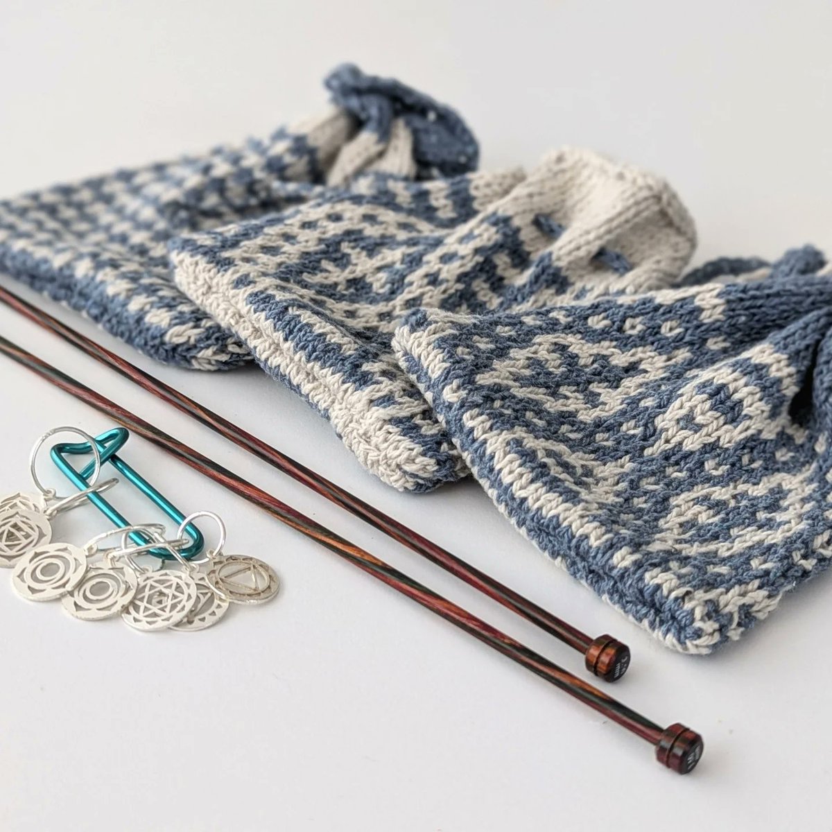 Preparing for some festive giving.  Love Mosaic knitting 😍
#knitting #ChristmasGiftIdea