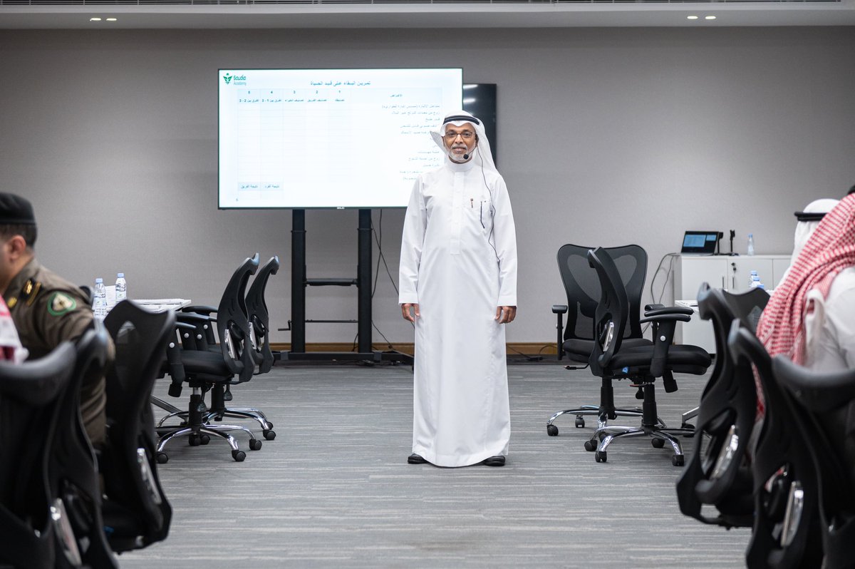 مرحلة جديدة من مراحل الشرف بأني قدمت دورة "إدارة موارد الوطن" CRM لممثلي قيادات أغلب القطاعات الحكومية في منطقة المدينة المنورة، حيث إقيمت الدورة في مقر الغرفة التجارية بالمدينة من 27-31 أكتوبر 2024. 
والشكر موصول للسعودية الأكاديمية ولإدارة العلاقات الحكومية بالخطوط السعودية.