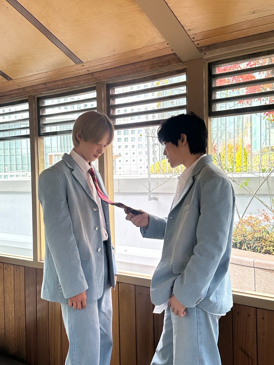 POW_grid's tweet photo. [#JUNGBIN]
넥타이 같이 안 매기로 했잖아...
#POW #파우 #정빈 #Boyfriend #보이프렌드 https://t.co/OdFiAntTPt