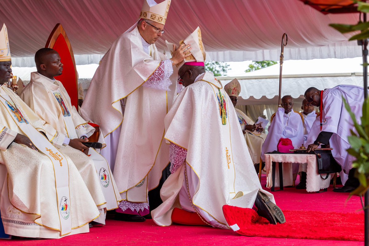 WilliamsRuto's tweet photo. We will strengthen our historic and strategic partnership with the Church to deliver development to Kenyans. 

Congratulations, Bishop Peter Kimani Ndung'u for your ordination and installation as Bishop of Embu Diocese.  

Serve God with honor, love, humility and without bias or ill-will to none.