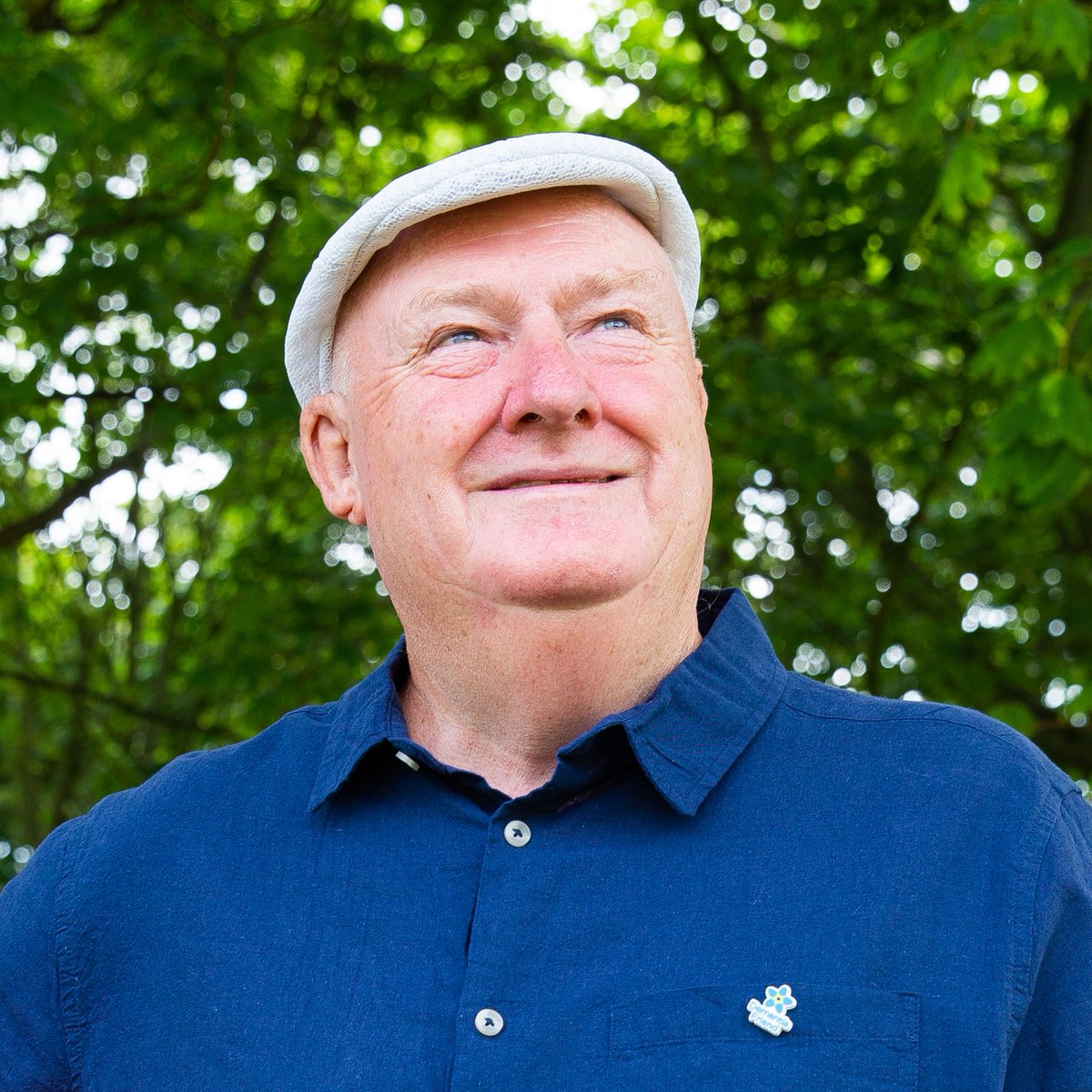 Do you wear your Dementia Friends badge with pride? 😊 Wearing your badge helps to raise awareness of the movement, and show people with dementia that you're there for them.

We'd love to see your badge. Perhaps it's on your coat, or your work lanyard? Send us your photos
📷