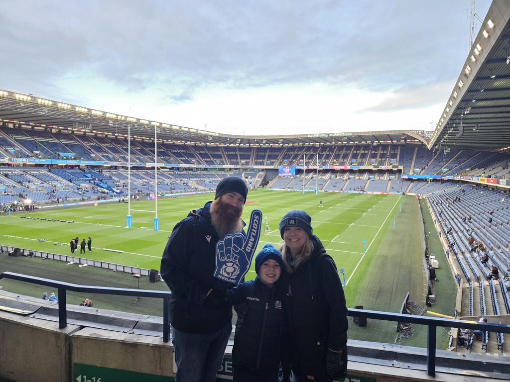 fivebyfive86's tweet image. Teaching little Ham how we do 🏉🏴󠁧󠁢󠁳󠁣󠁴󠁿