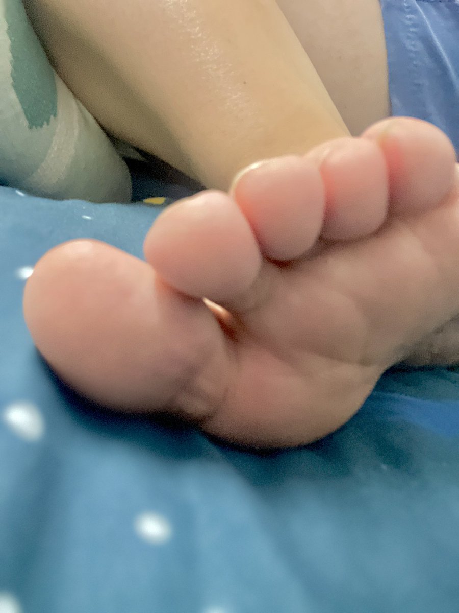 真好奇喜歡舔腳的人都是怎麼舔的👅

#原味 #原味襪子 #運動襪子 https://t.co/vr2myrxkdD
