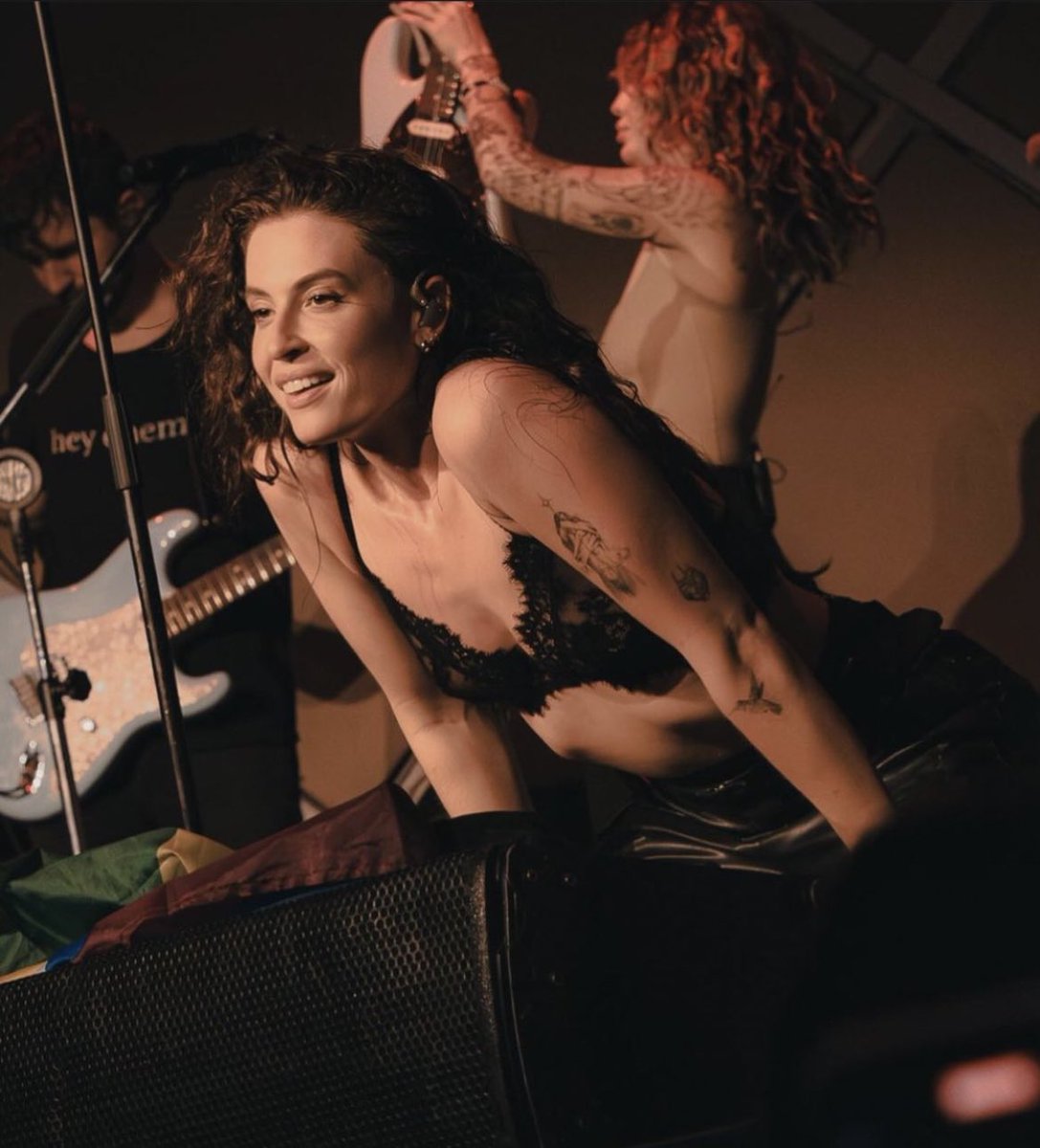 cari fletcher sweaty on stage >>>>>>>>