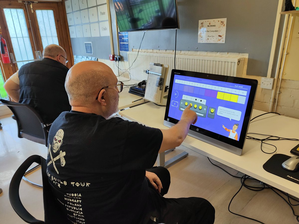 PaisleyMuseum's tweet image. Big thanks to Paisley's Disability Resource Centre -@DRCentrePaisley for helping us with Paisley museum's digital accessibility! Here, the Photography group test weaving games: one on Plain Weaving, another on programming Jacquard Loom cards. #UX #UserTesting @weareoneren