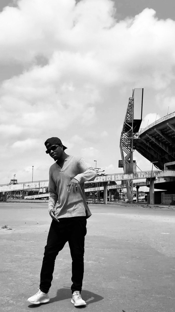 dbonthis's tweet photo. LIGHT CAMERA ACTION. 💐🥷🏼

#Yahweh #db_onthis #memefi #GHGala11 #lagos #lifeandmusic https://t.co/cDz4YS27h0