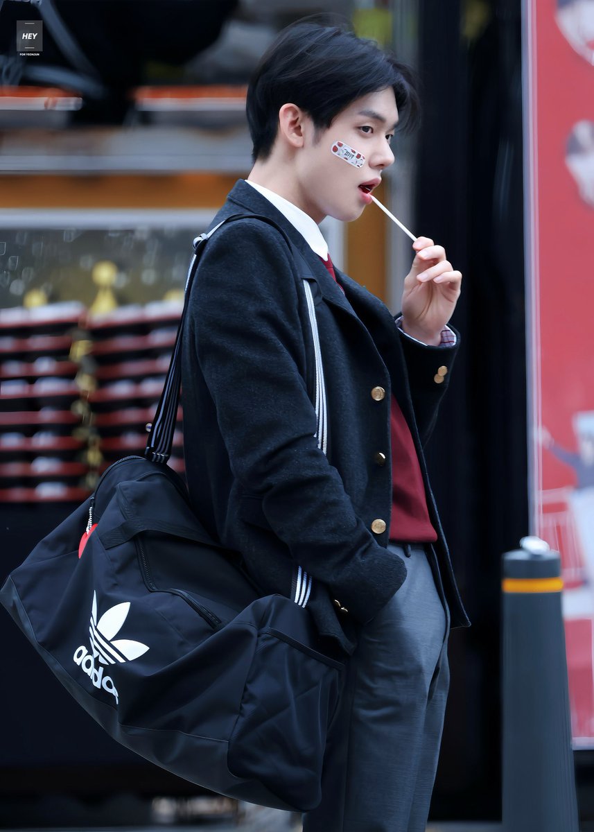 선도부랑 양아치가 동시에 공존하는 남자 어떤데