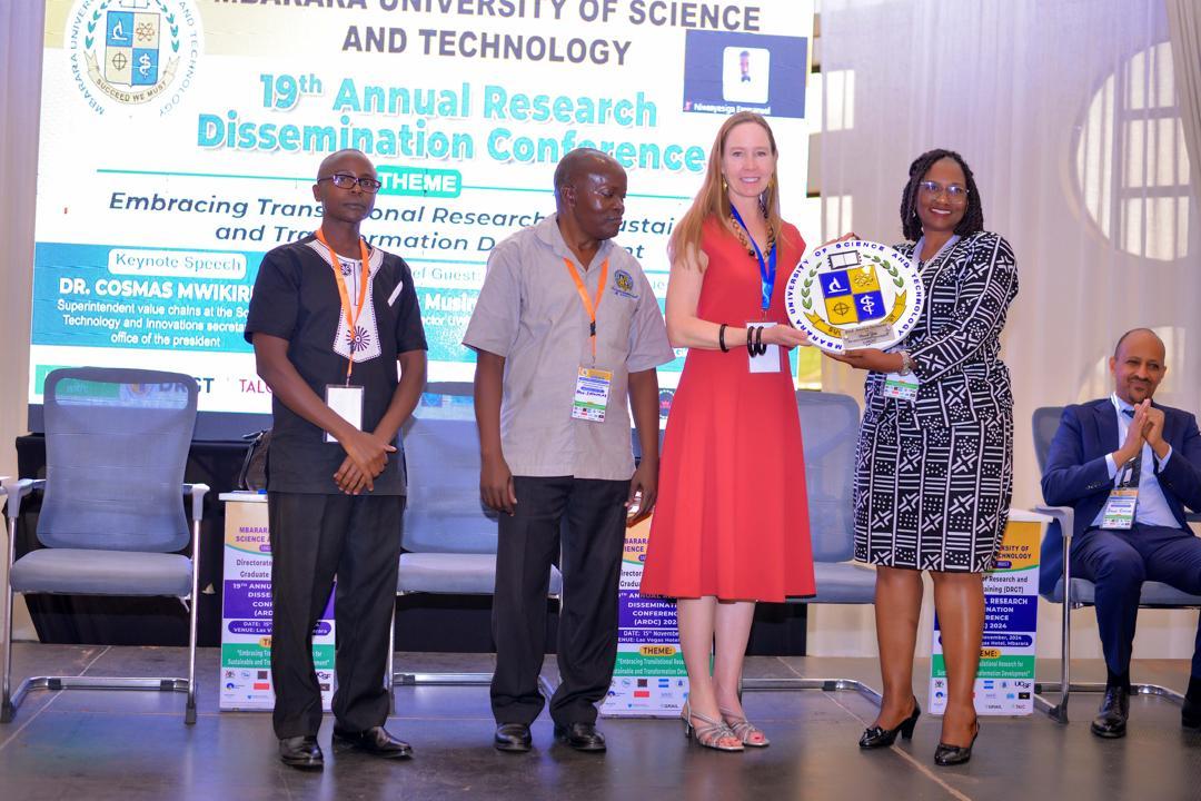 Mbarara University (@mbararaust) on Twitter photo At the #MUST19thARDC, Prof. Jessica Haberer was recognized for her outstanding contributions to <a href="/MbararaUST/">Mbarara University</a> over the past 15 years.
Her dedication to research and education has significantly impacted the university. At the #MUST19thARDC, Prof. Jessica Haberer was recognized for her outstanding contributions to <a href="/MbararaUST/">Mbarara University</a> over the past 15 years.
Her dedication to research and education has significantly impacted the university.