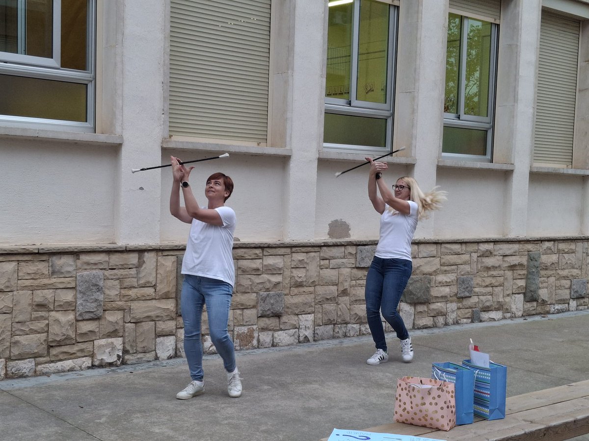 Escola General prim (@escolageneralp1) on Twitter photo Avui diem adéu a les companyes d'Eslovènia 🇸🇮Una setmana plena d'aprenentatges i noves experiències, els alumnes i mestres que han estat gaudint del programa Erasmus+ tornen a casa seva. Gràcies a tots per fer possible l'experiència. Ens veiem aviat!
<a href="/sepiegob/">SEPIE</a> <a href="/ErasmusPlus_pro/">International education projects</a> Avui diem adéu a les companyes d'Eslovènia 🇸🇮Una setmana plena d'aprenentatges i noves experiències, els alumnes i mestres que han estat gaudint del programa Erasmus+ tornen a casa seva. Gràcies a tots per fer possible l'experiència. Ens veiem aviat!
<a href="/sepiegob/">SEPIE</a> <a href="/ErasmusPlus_pro/">International education projects</a>