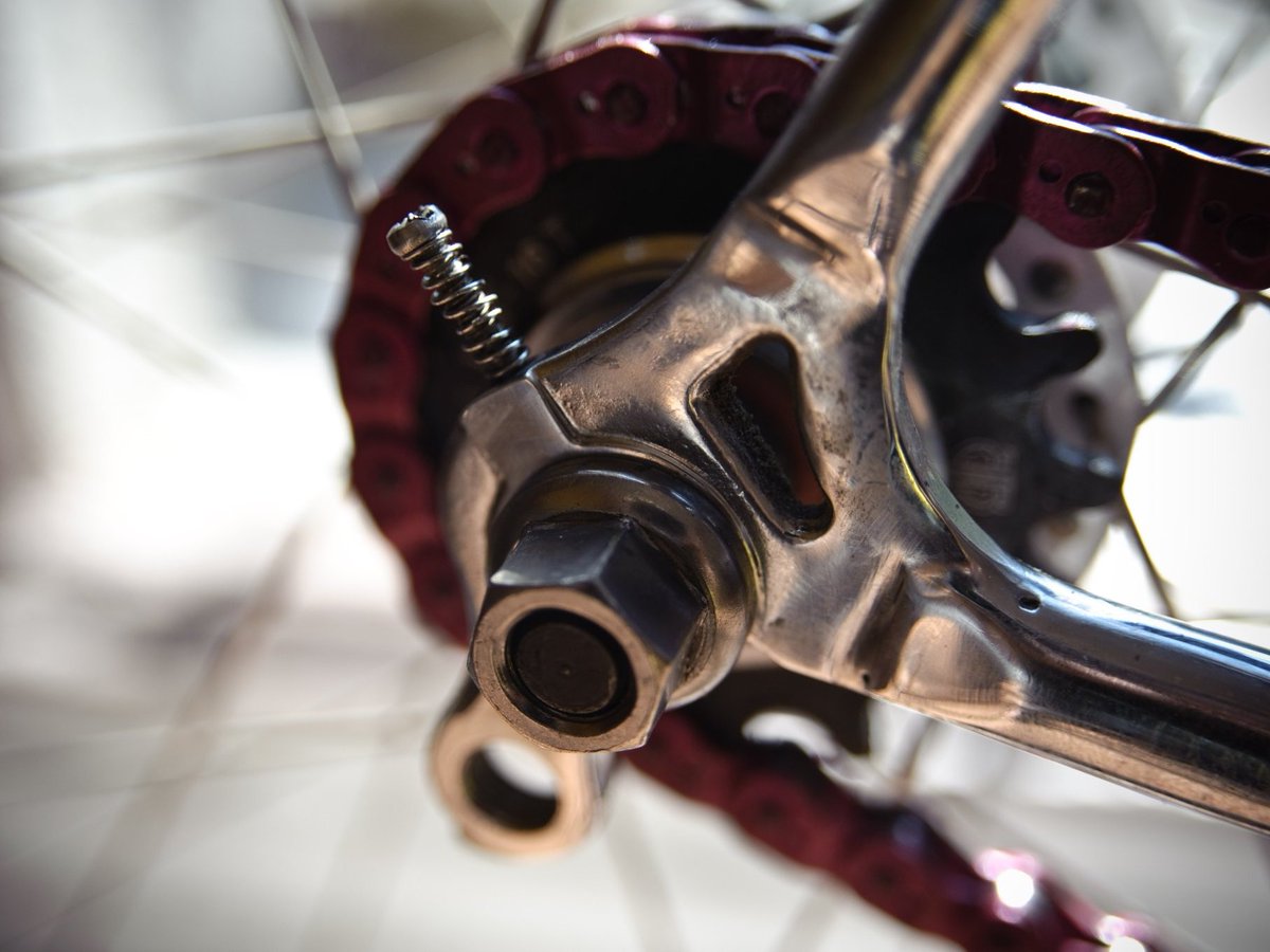 iFixit's tweet image. Bicycles are one of the most commonly repaired items in the world. However, new bicycles are moving in a less repairable direction.

Click the link below to read our full breakdown of bike repairability and how e-bike batteries can be unreliable.
ifix.gd/3YHTt0h
—
#iFixit