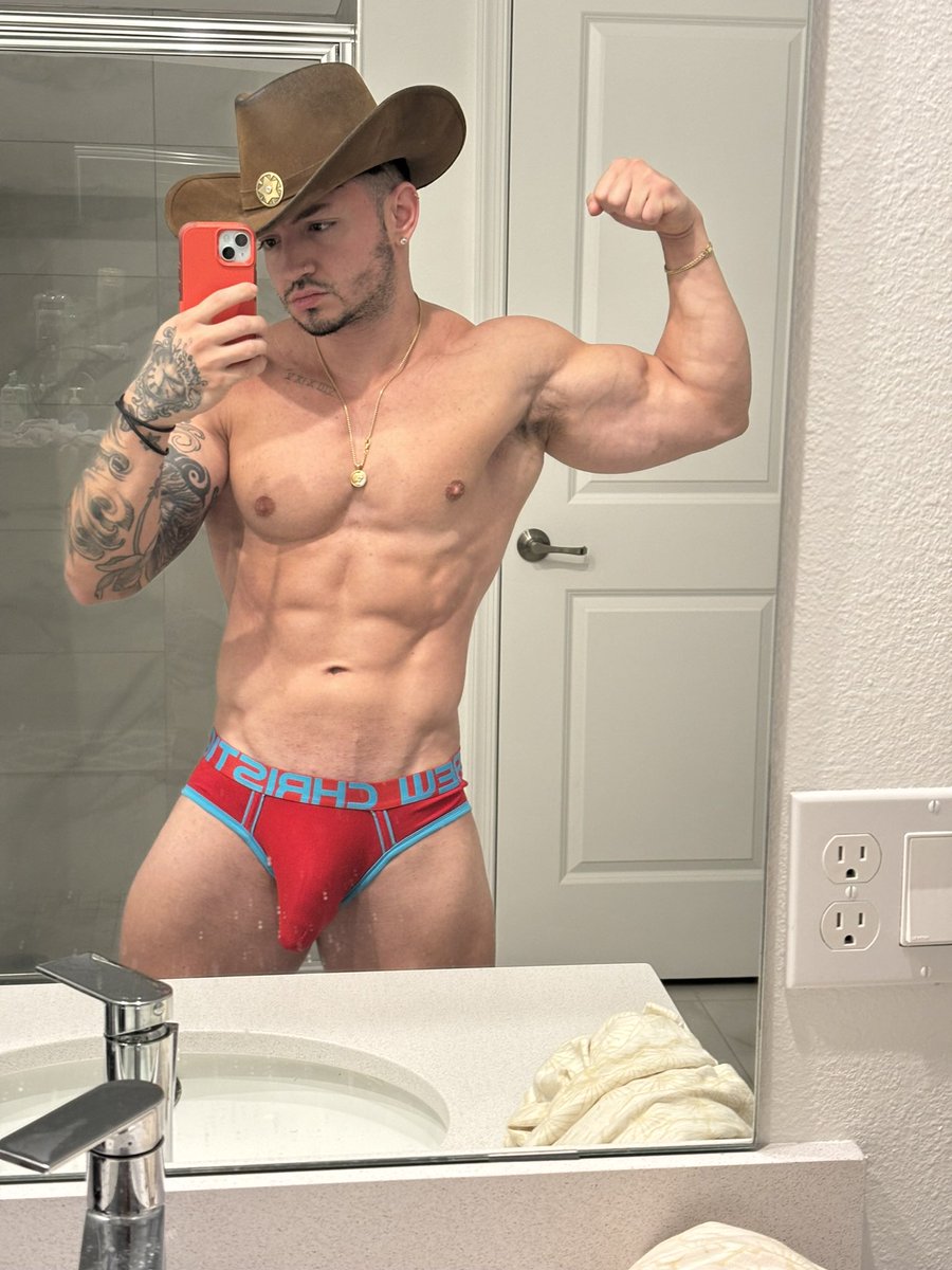<a href="/DICKDOH/">✩</a> Who wanna make a vid just like that???