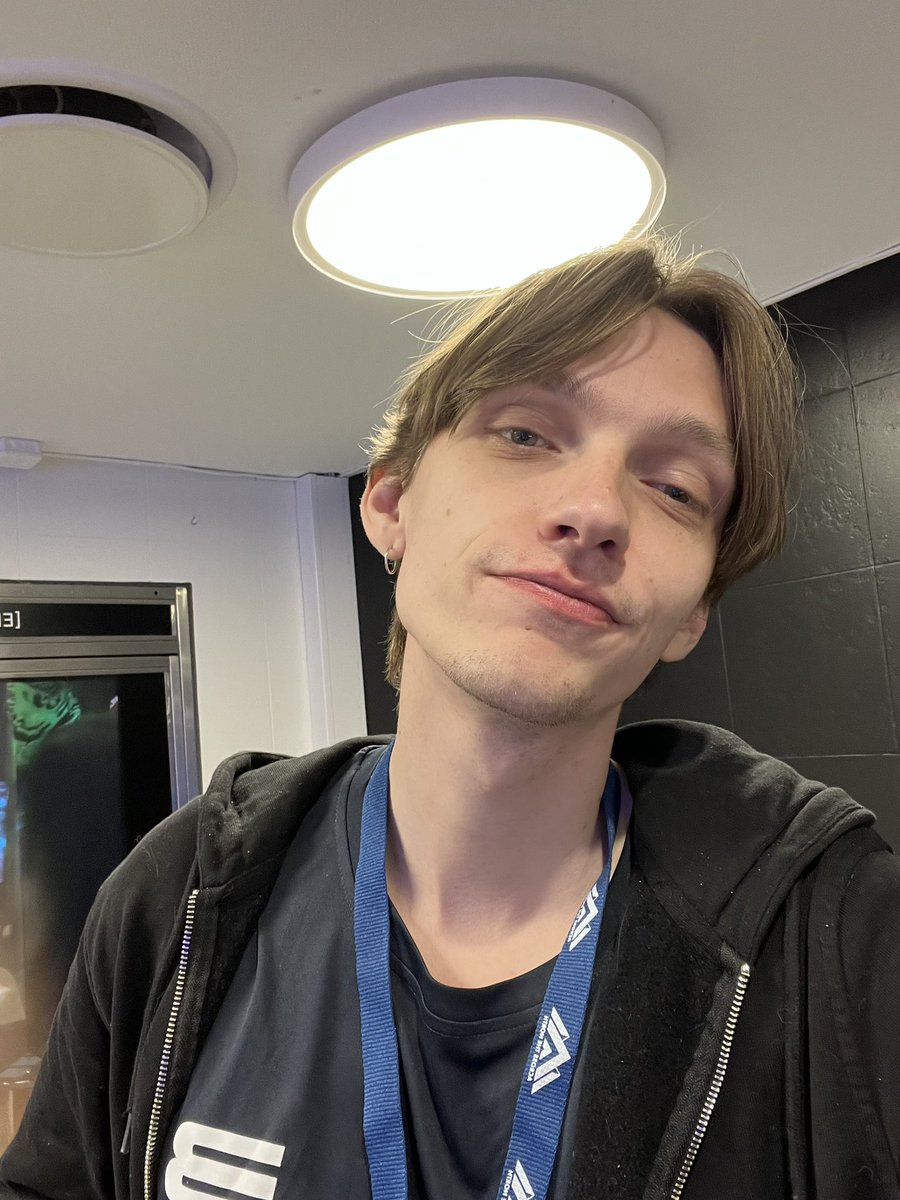 Lost in pools! I’m out 3-2, but had a blast. Redemption in Tekken ball soon🏐 thanks to <a href="/bfgnorway/">Bitfix Gaming</a> for the support, now I’m gonna cheer for <a href="/ACE_tekken/">A C E</a> in top 8!