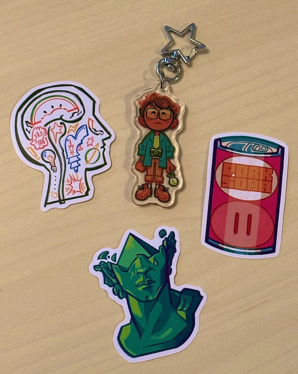 squishsquirmies's tweet photo. :DDDD just got my gorjus agnes keychain and stickers from @slicklike007 !!!!!!!!!! pls go support their art <333 https://t.co/UMm8N82Sii