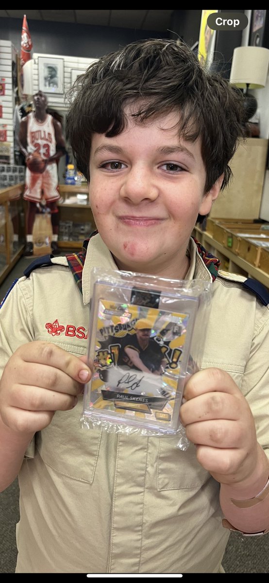 Look at what young Henry pulled at ⁦<a href="/DiamondSportsCa/">Diamond Sports Cards</a>⁩ today!

A 1/1 Paul Skenes!

Hey ⁦⁦<a href="/Pirates/">Pittsburgh Pirates</a>⁩ is this worth at least one year of season tickets behind home plate?