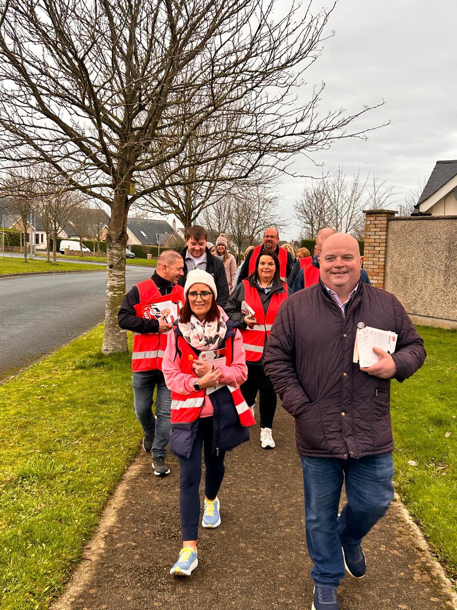 MarkWall1's tweet photo. Thank you to all those who engaged with us on our canvasses in #Calverstown, #Newbridge and #Athy today. Really appreciate the encouragement and support and all the important issues raised. Always glad to help you,your family and your community in any way we can. #wallforthedail https://t.co/E2aHcP3igg