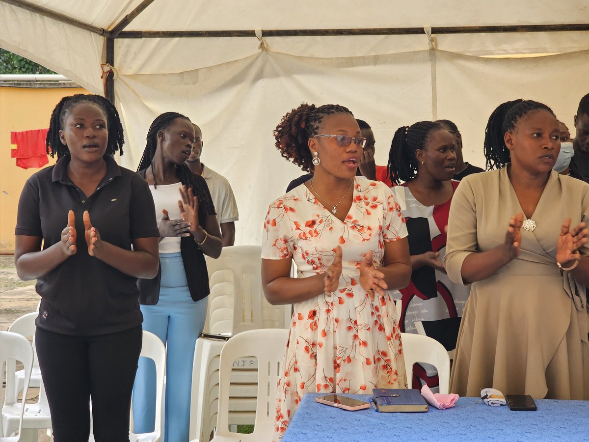 MubsMbaleCampus's tweet photo. and Mr. Otim—brought students and staff together in a spirit of joy and celebration.

The day began with a solemn Holy Mass led by Father Ronald Omusolo, setting a reflective and spiritual tone. This was followed by a delightful series of activities, including:
Christmas Carols https://t.co/HPfOK9A4Hz