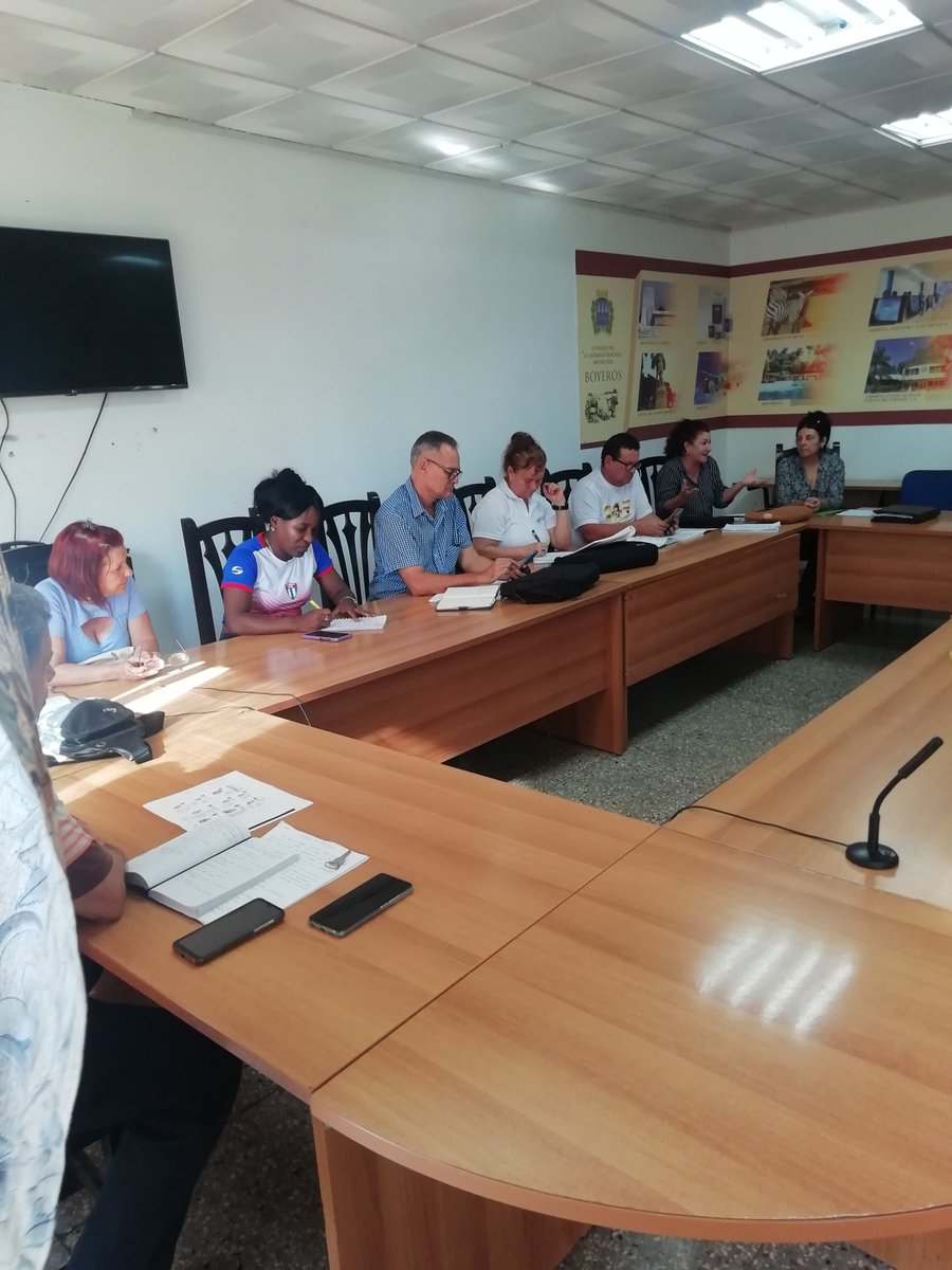 Un equipo de funcionarios de varios ministerios, visita, capacita, organiza y prepara las oficinas de trámites en los territorios afectados por el huracán, para agilizar y perfeccionar su atención a damnificados #MtssCuba participa