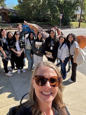Hebron_HS's tweet photo. AVID IV students went on a college visit to UTA Friday with Mrs. Castleberg and Mrs. Gan! #HPND https://t.co/Ke8NMjuh7E