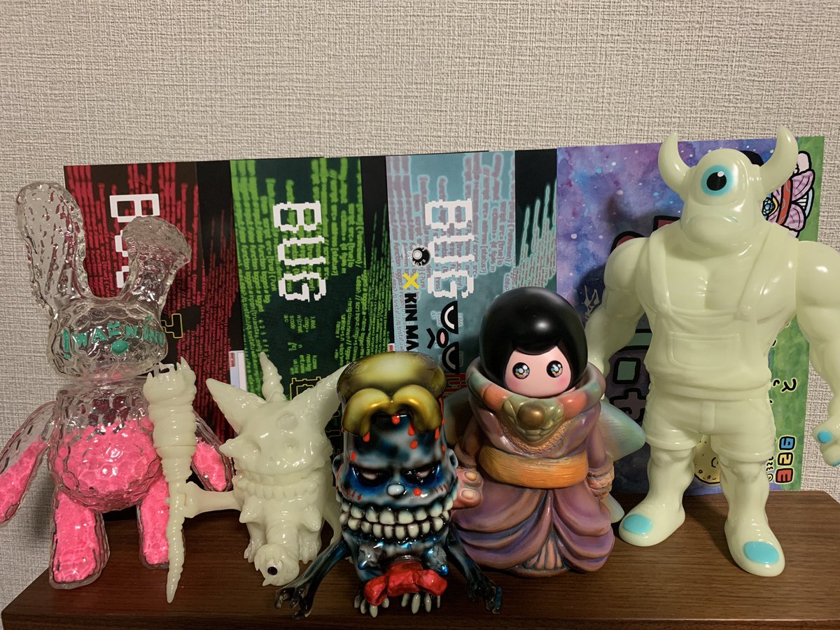 Vassallospeaker's tweet photo. ⚠️『GROW IN THE DARK』⚠️
HITCHHIKER TOKYO
各作家さんの作品購入!買いすぎた!
#turn_UP_toys
#Spiral_Toys
#onzi_time https://t.co/KHE5OGshZy