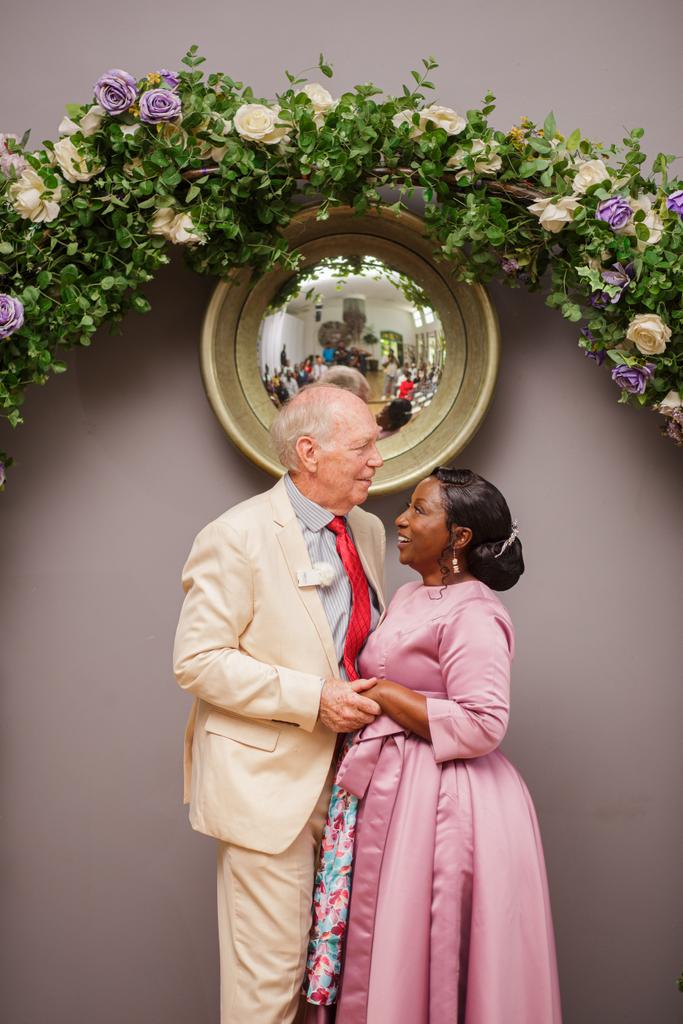 RatelessM's tweet photo. Love is a beautiful thing 🥰🥰🥰..
#Love #Trends #Photography #Zedtwitter #Video #wedding #weddings #bride #bridal #fyptwitter #fypシviral https://t.co/kfWVAe4ozW
