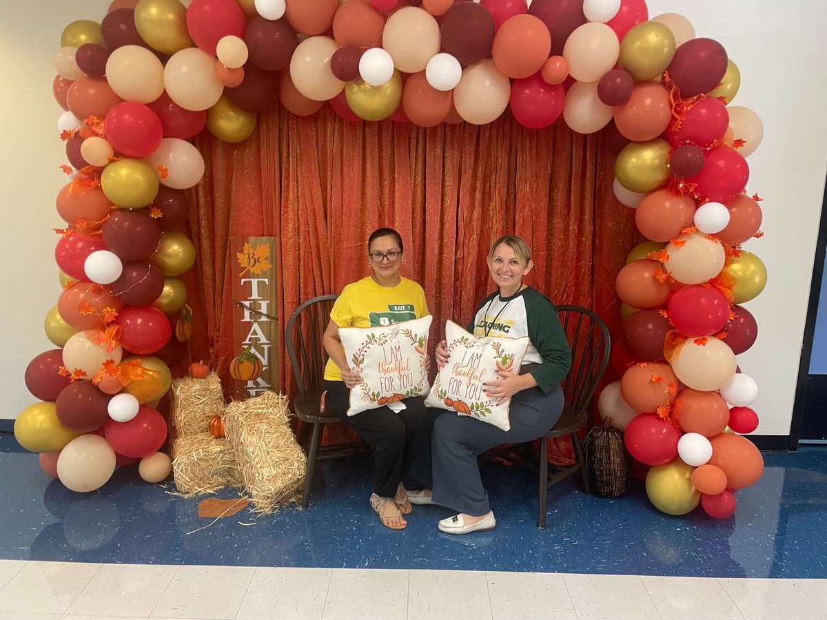 EscotoTetyana's tweet photo. Bringing Golden Standards: From Community Engagement to Networking and Career Fair Excellence #ETOSTRONG @WestHomesteadK8 https://t.co/VXoBukAwK8