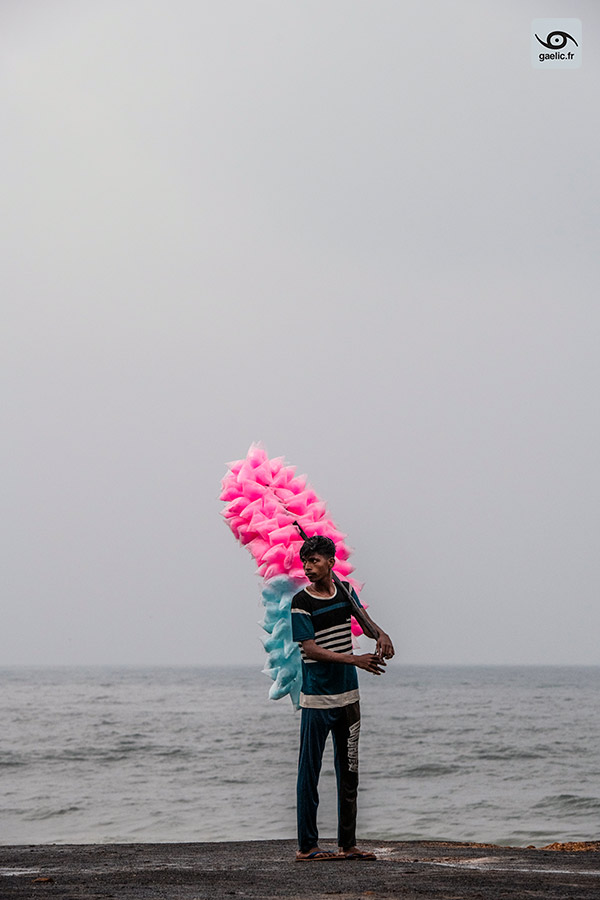 gaelic69's tweet photo. Barbapapa (Cotton candy seller)

2023-11-25 India, Tamil Nadu, Puducherry
https://t.co/WqY7zNihmJ

#travel #india #photography #streetphotography #portrait #gaelic69 https://t.co/MHWajG6cDM