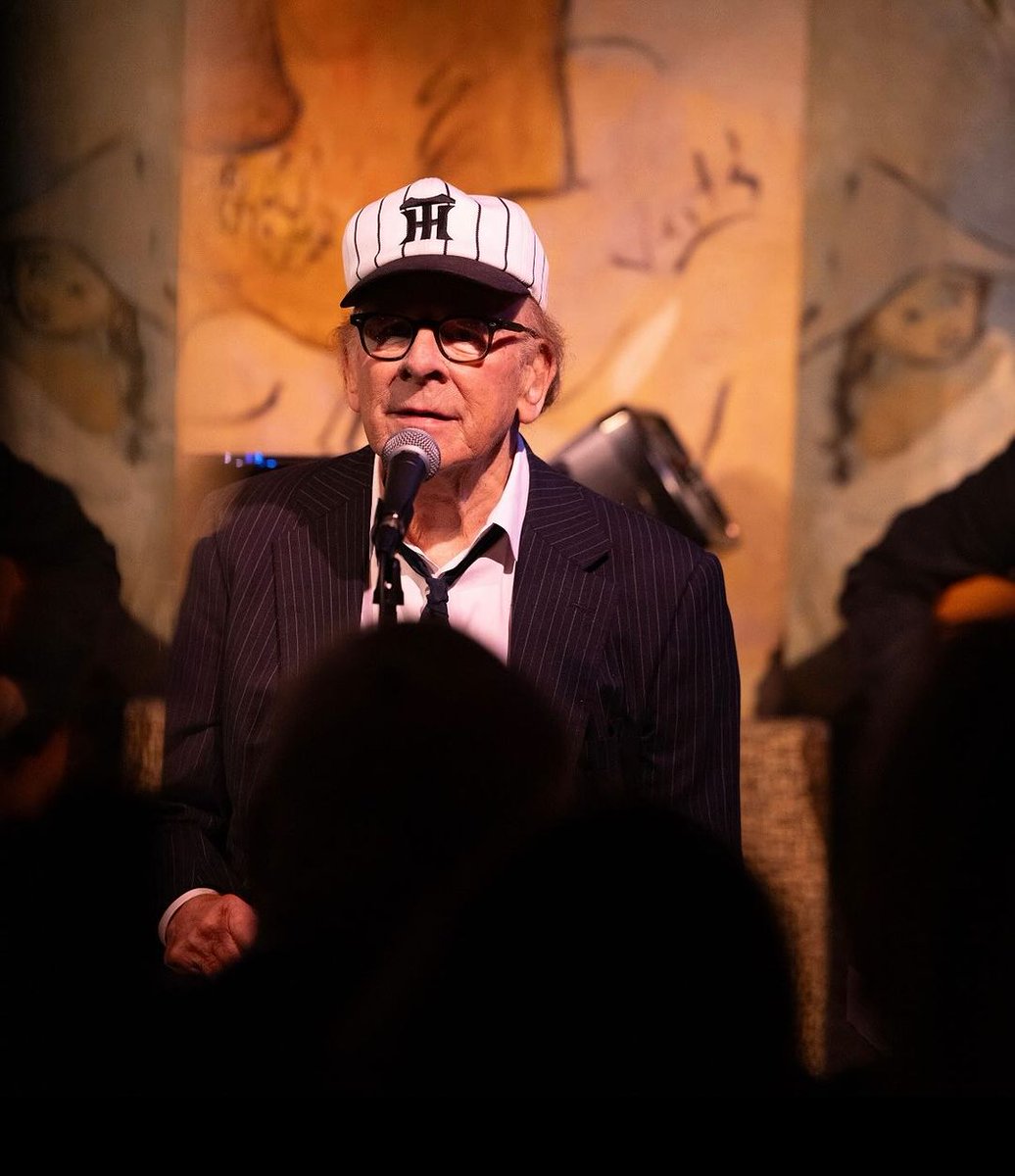 SimonGarfunkel's tweet image. Tonight The Garfunkels (Art, Kathryn, James &amp;amp; Beau) wrap up their 4-night residency @CafeCarlyle. 
Glimpses of the talented Garfunkel family in action - via Instagram: instagram.com/cafecarlyle/p/… 
📸 Photo credit: @davidandrako