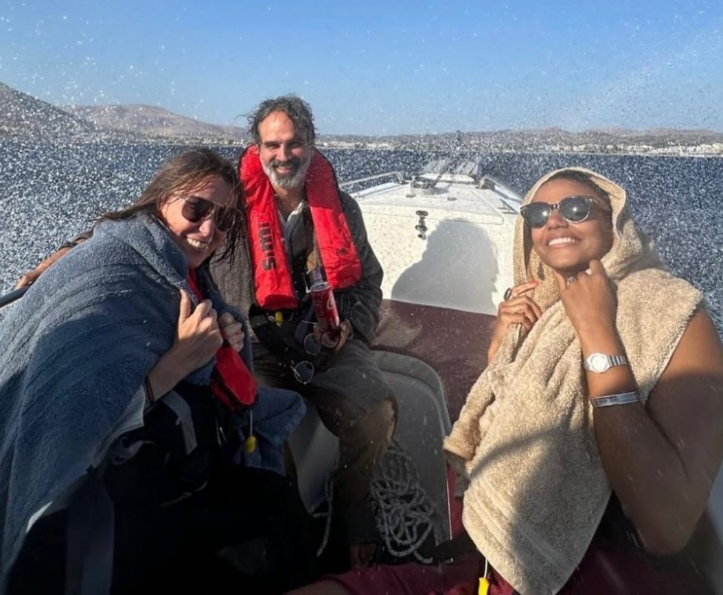 JMHallett19935's tweet photo. Some pics from Keeley's Instagram post.

Pic 1: with Co-stars #freddiehighmore and  #ginagershon also a gun. 🔫😨

Pic 2: with #shalombrunefranklin

Pic 3: Chilling

#keeleyhawes https://t.co/N7nIbEWKn1