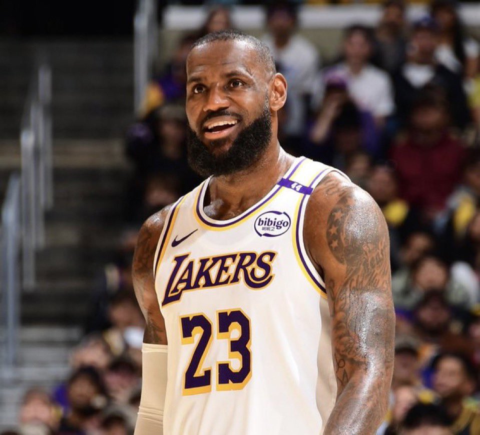 As the primary defender this season, LeBron James is holding All-Stars to:

34% on FGM
23% on 3PM

In YEAR 22… 🔒 (via @StatMamba)