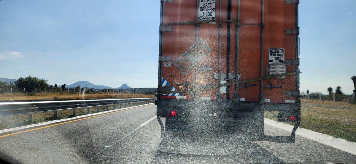 MartinMoralesF8's tweet photo. @GN_Carreteras carretera Matehuala a San Luis Potosi. Ya más de una hora parados. https://t.co/J0GF19Bfbp