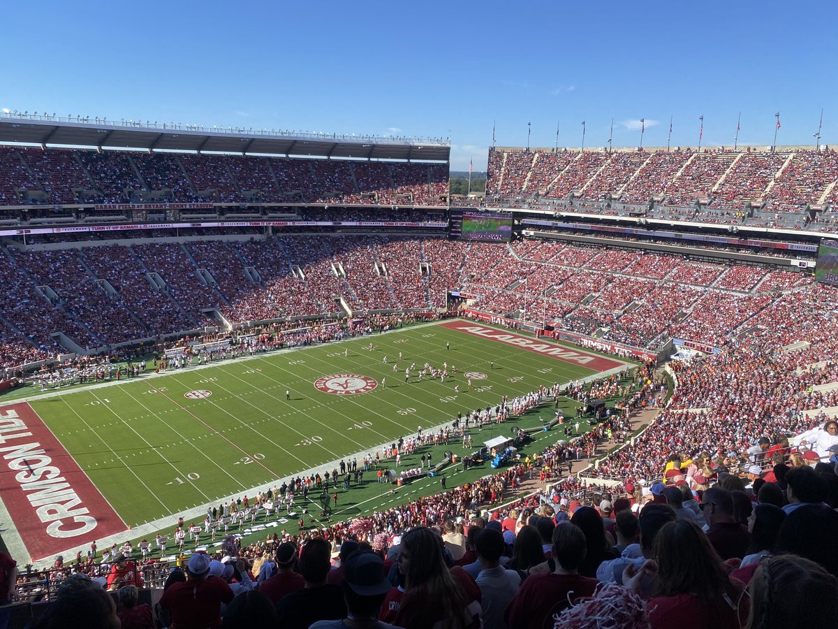 What a beautiful day for a game! #RollTide <a href="/jcandler27/">Jack Candler</a> <a href="/BarriAlice/">Alice Barri</a>