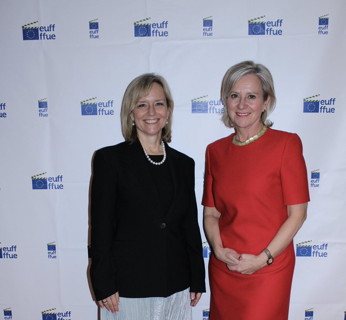 HungaryinCanada's tweet photo. 🇭🇺🇪🇺🇨🇦 39th #EUFF opened with a full house screening of #SomeBirds to celebrate #HU24EU. Tom McSorley @Canadian_Film and @AmbVassSalazar welcomed the guests & a Q&A with cinematographer Marcell Nagy followed.
Together with @EUinCanada we held a private opening the day before. https://t.co/xLq9mDIrwQ