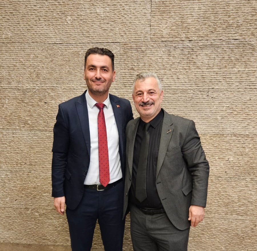 Anahtar Parti Bursa İl Başkanı olarak görevlendirilen kıymetli abim Fikret Aslan 'ı tebrik eder, görevinde başarılar dilerim.