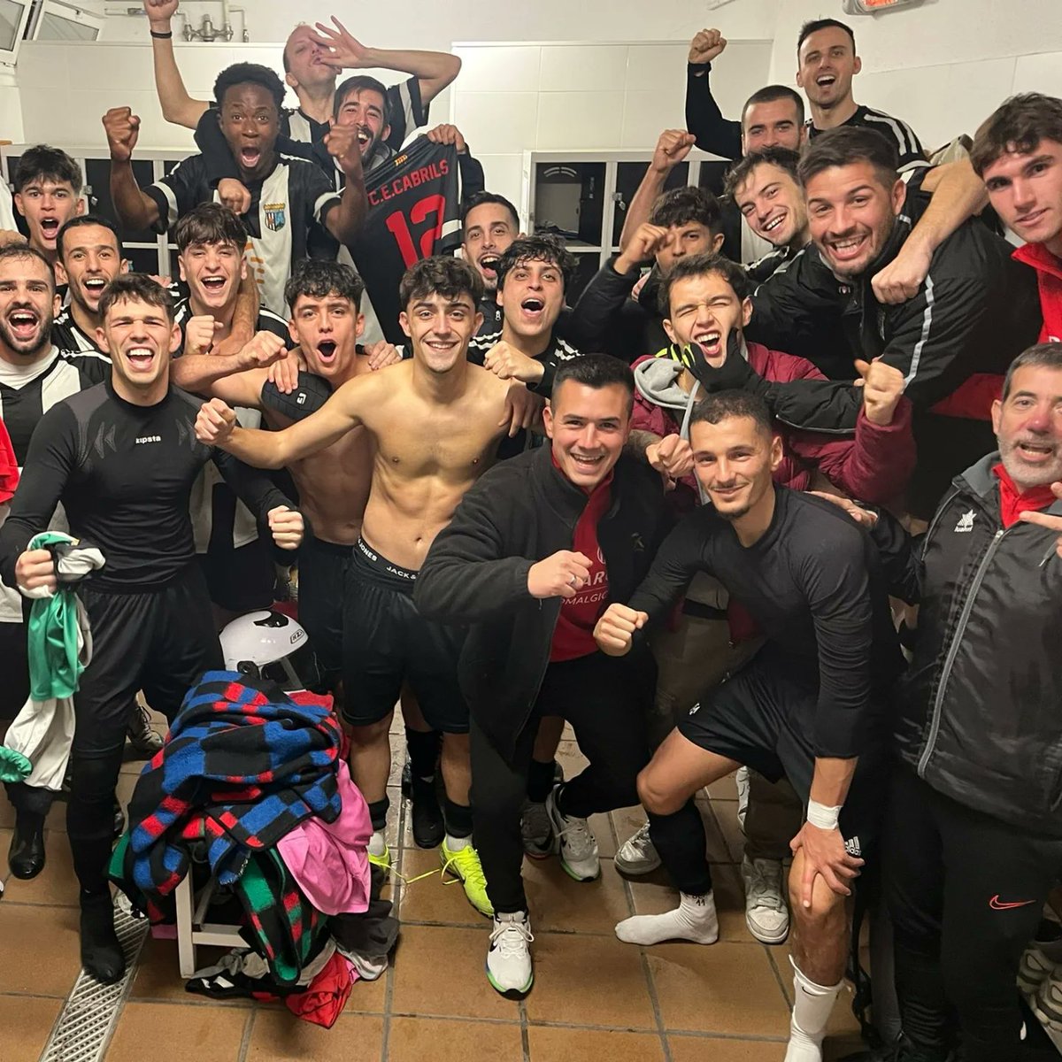 CECabrils tweet media