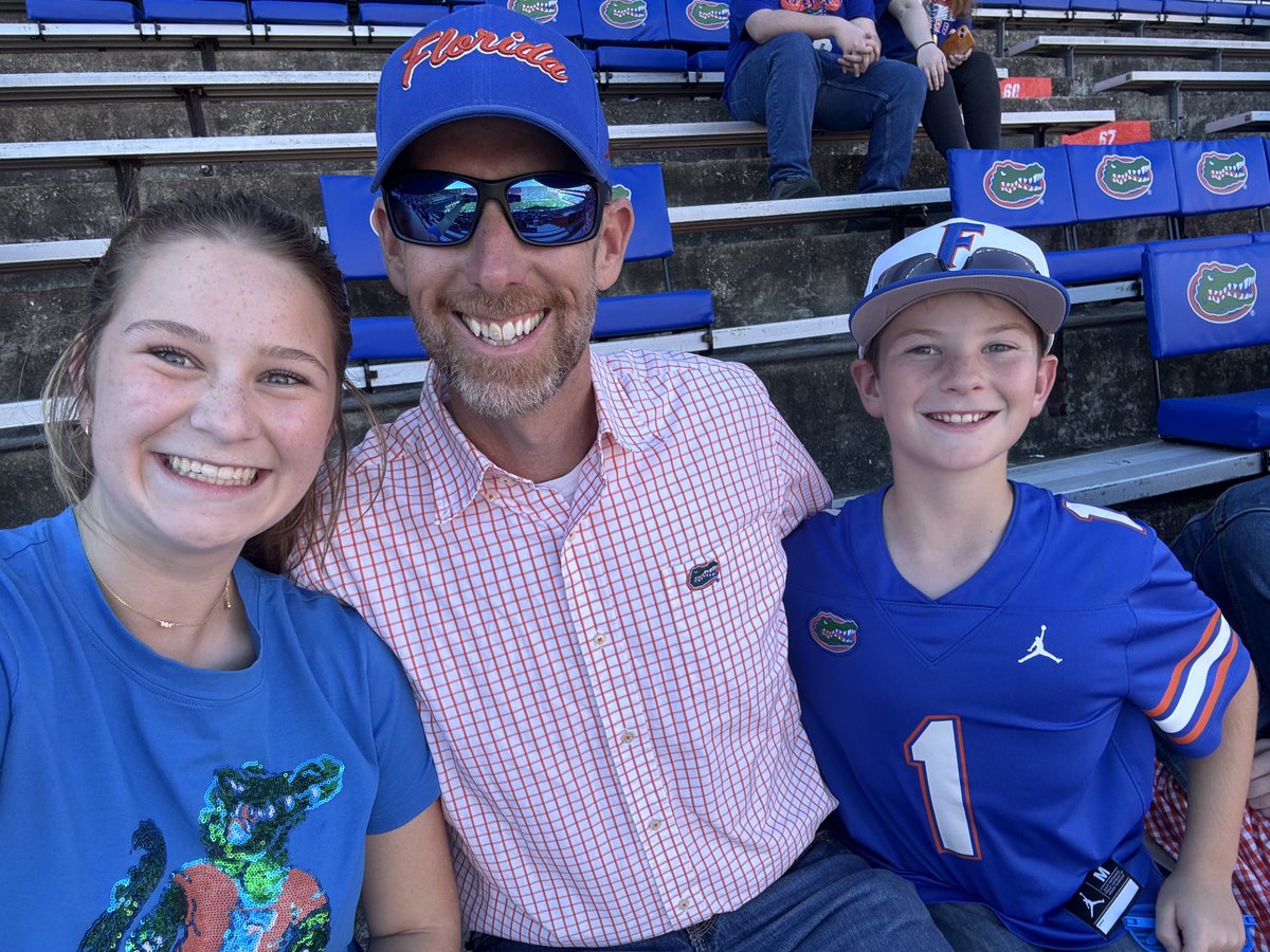 DAD32696's tweet photo. #onlyintheswamp https://t.co/yvv4yrWTMB