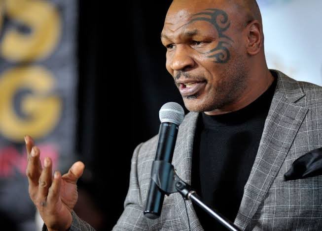 davidbvcr's tweet photo. 🚨🗣 MIKE TYSON HABLA SOBRE SU PELEA CON JAKE PAUL:

“Es cierto, Jake Paul me ganó el combate. Pero esa no es razón para sentirme avergonzado. Vergüenza me hubiera dado votar por Rodrigo Chaves.” https://t.co/Uo3iFYMBAb