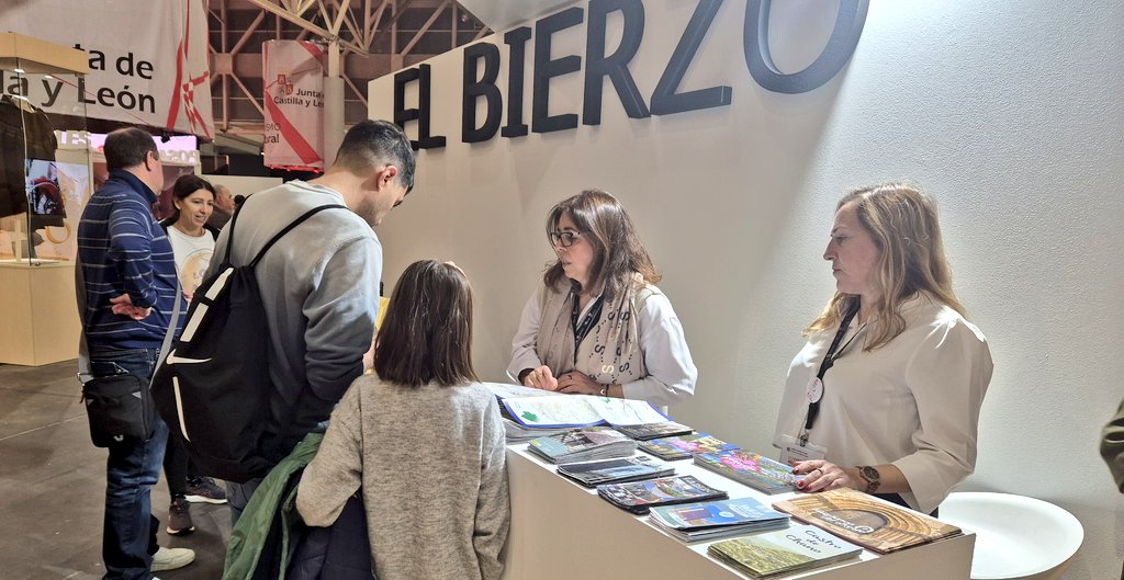 CCBierzo's tweet photo. 🌄 El Bierzo brilla en @arpaturismo

Gran acogida de la producción "Saborea el Bierzo" de @turismobierzo y del documental "Montaña Negra" de @CorullonEsMucho

🌟 Cultura, gastronomía y paisajes únicos.

#SaboreaElBierzo #TurismoCultural
#Bierzo https://t.co/kTnJpCqInY