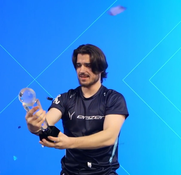 ERAZER 🇫🇷 tweet media