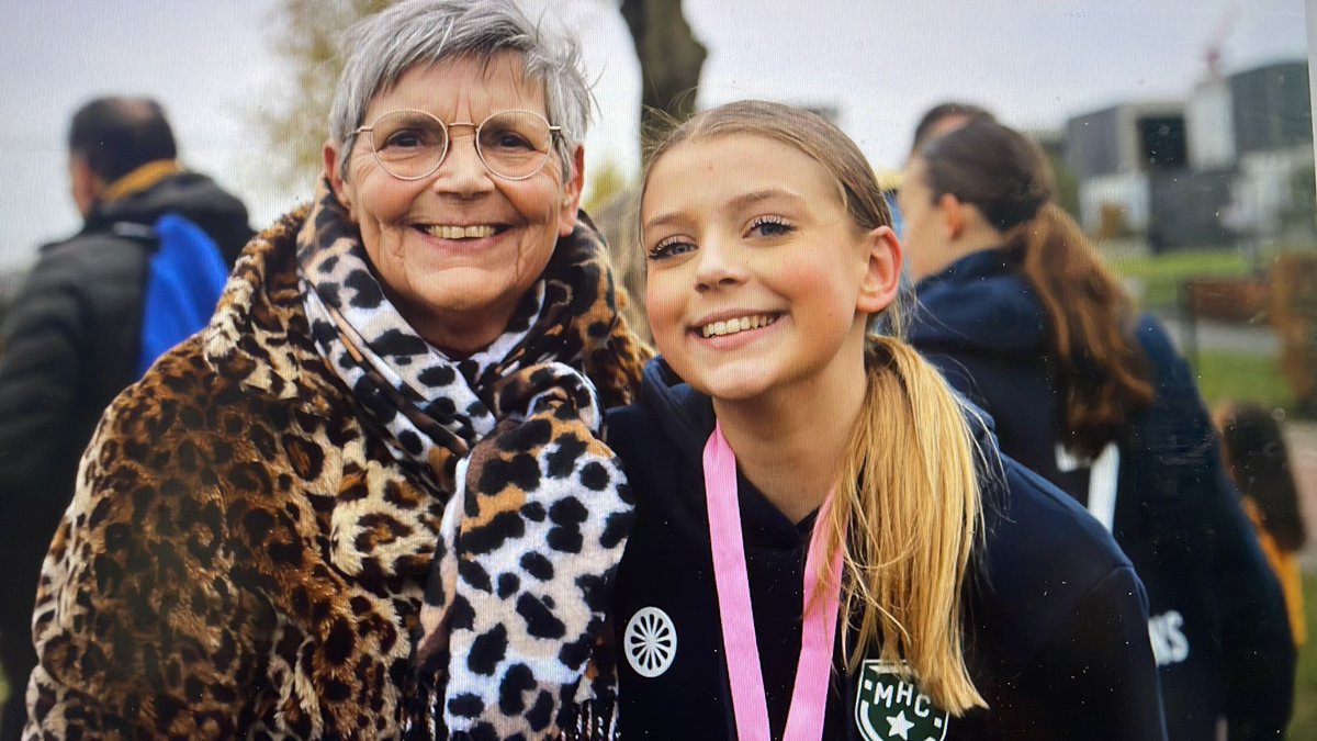 JeroenSmeets76's tweet photo. Oma ook trots op kleindochter #hockey #kampioen #Maastricht #MO14-1 https://t.co/5T7I8ytLao