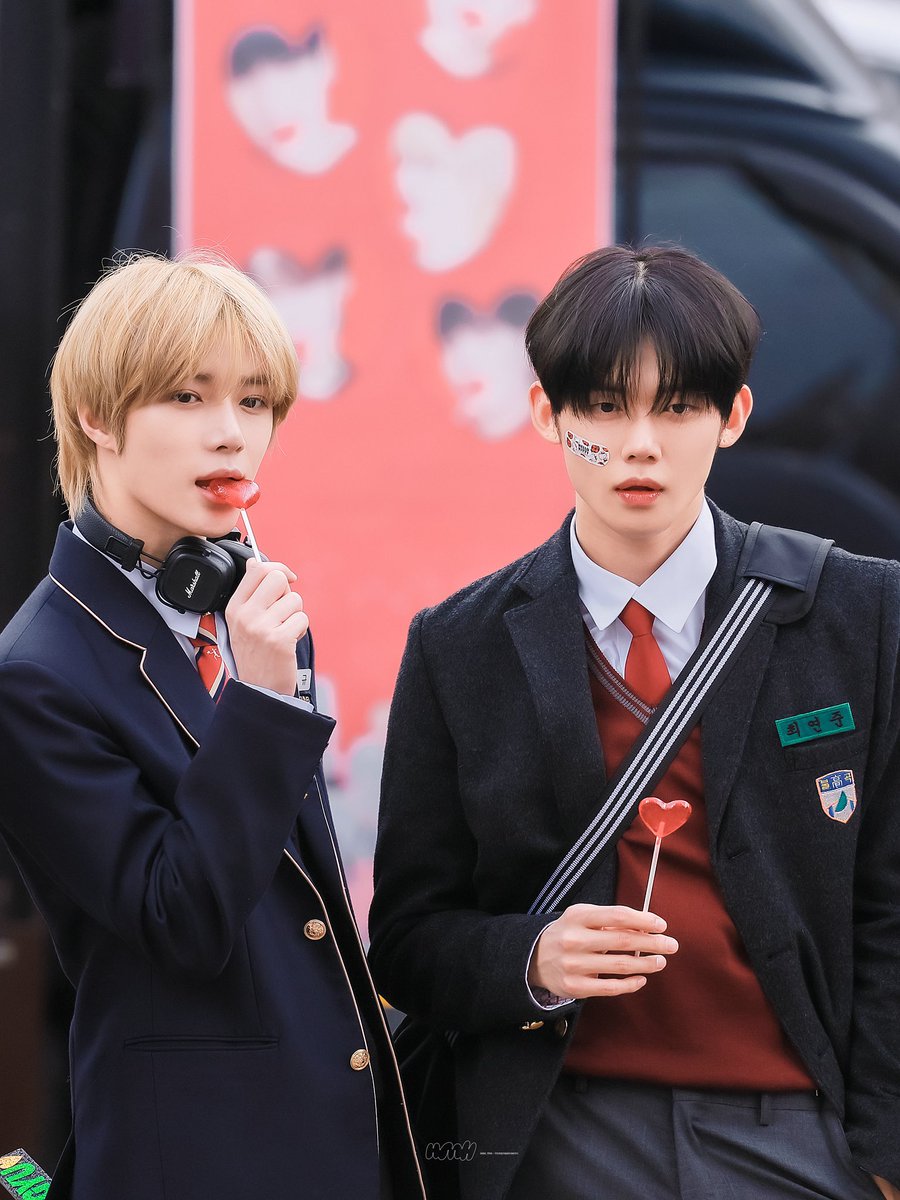 241116 🧸🍁🦊

#연준 #YEONJUN 
#범규 #BEOMGYU 
#연밤 #쭈뀨미즈
#투모로우바이투게더 #TXT
#TOMORROW_X_TOGETHER