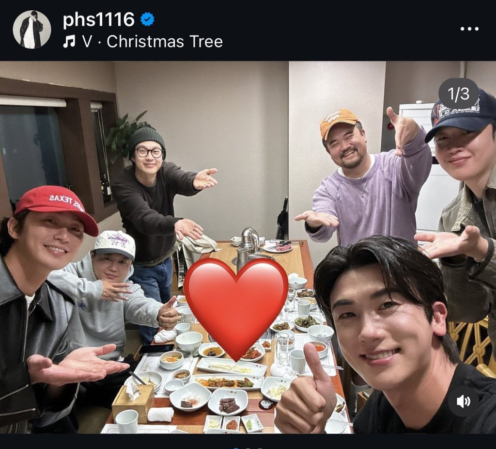 hyungsik when              hyungsik while
he was in the                   taehyung is in
    military                            the military