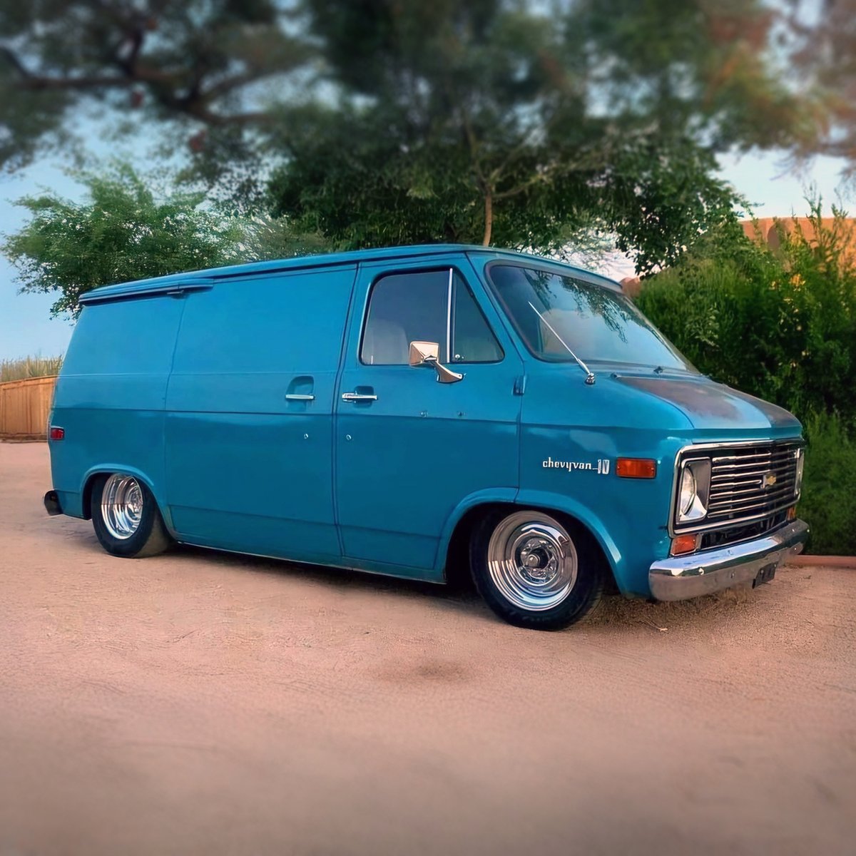 _VanCult_'s tweet photo. Happy Slammed Van Saturday!
.
Praise the Lowered!
.
#tagthevan #tagtheowner #tagthephotographer
.
#slammedvansunday #chevrolet #chevy #chevyvan #van #loweredvan #fullsizevan #slammed #van #praisethelowered #vannin #vanlife #showvan #boogievan #customvan #vancult #getinandgetiton https://t.co/OGIwkKt7cM