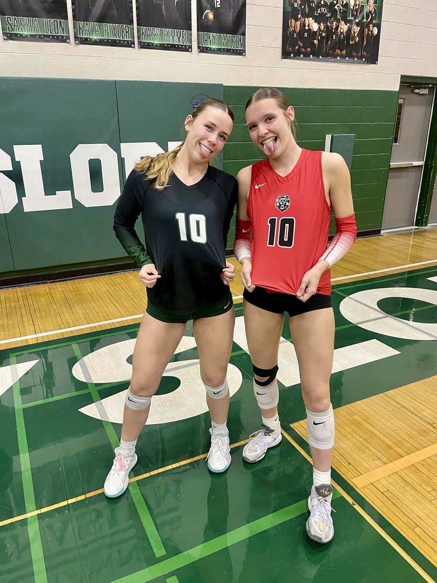 LaineyJohnsonV1's tweet photo. Love competing in HS against my club team players! #volleyball #Competition #SISTAHHOOD #Ten10 https://t.co/en5dGlGGC8