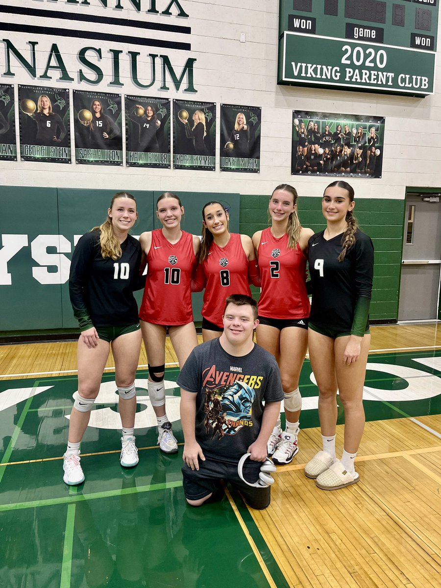 LaineyJohnsonV1's tweet photo. Love competing in HS against my club team players! #volleyball #Competition #SISTAHHOOD #Ten10 https://t.co/en5dGlGGC8
