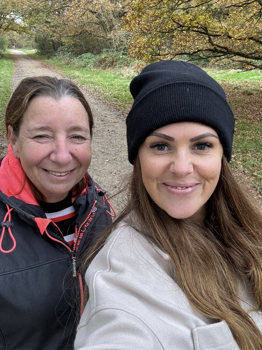 jojo_fletcher1's tweet photo. NHS frontline winters are tough-but they do bring you colleagues that become family.Hideous shifts,births, bereavements,divorce,holidays,puppies, big birthdays,job changes, house moves-there through it all-nice to take a muddy walk and debrief our busy lives today โฅ๏ธ #EDnurses https://t.co/jTIH4RBUVA